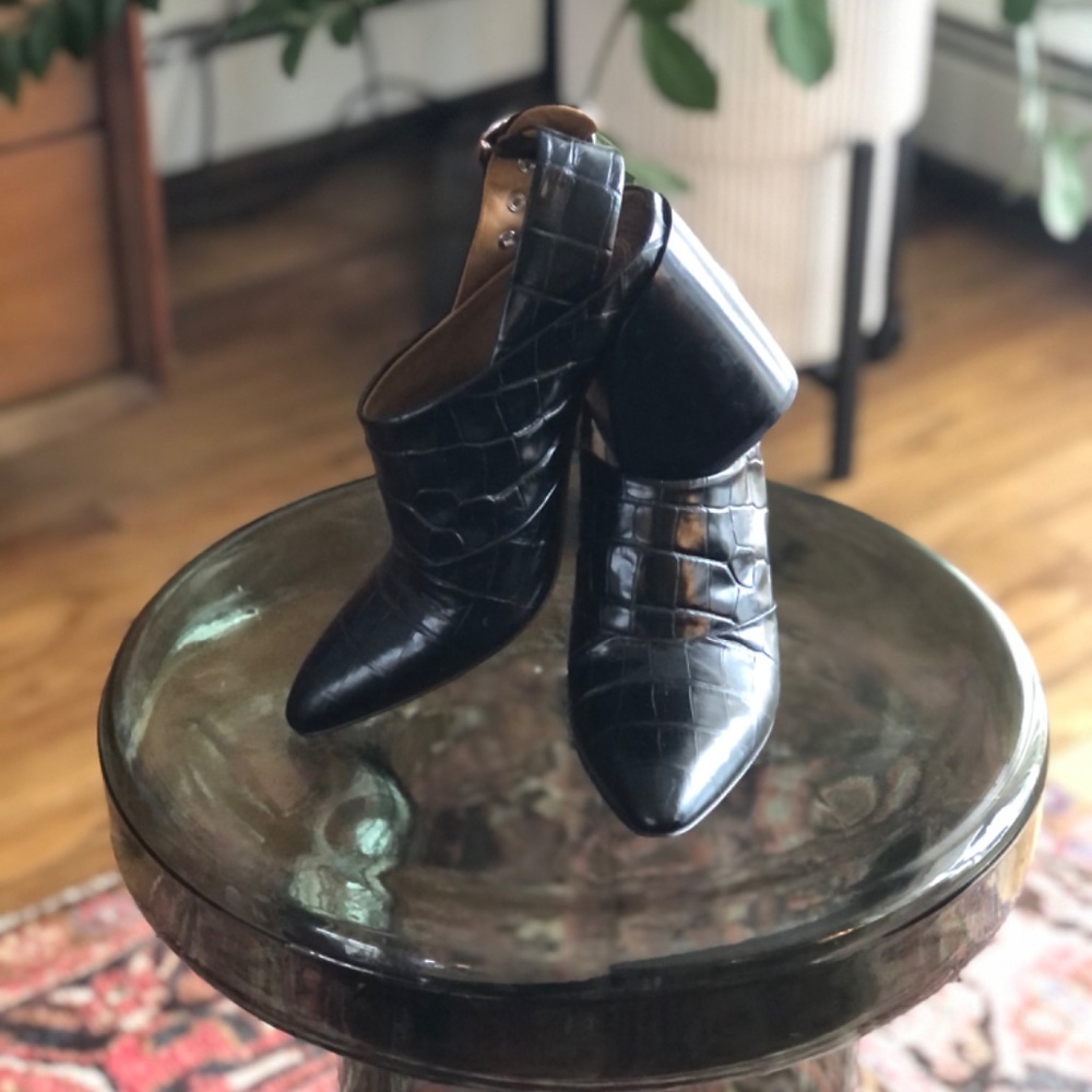 Chloe Black Buckle Pointy Toe Mules sz 37 Block Heel Croc Leather Silver Buckles - Picture 3 of 9